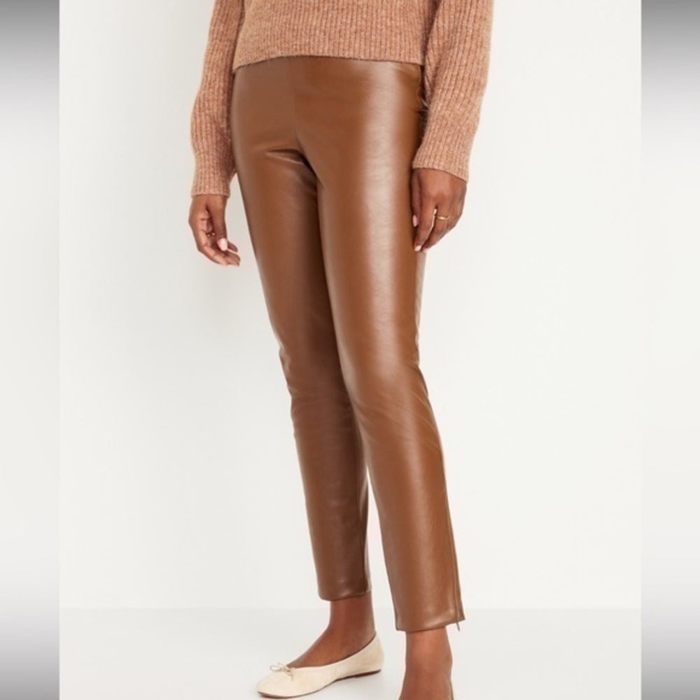 Old Navy Extra High Waisted Faux Leather Pants Cognac Brown Size 8 NWOT